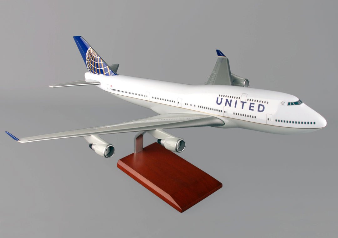 Executive Series G38010 1:100 United 747 - 400 Post Continental Merger