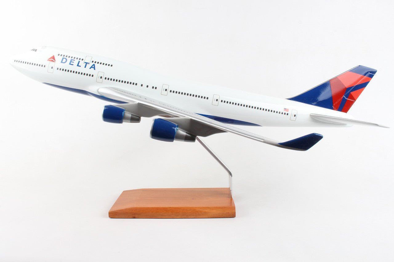 Executive Series G40210 1:100 Boeing 747 - 400 Delta Airlines