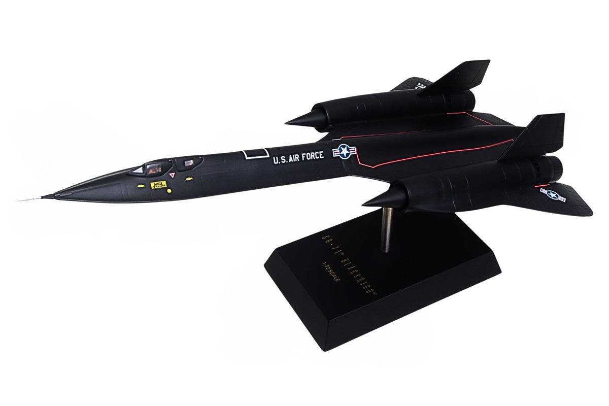 Executive Series Models EXB3572 1:72 SR-71 Blackbird USAF