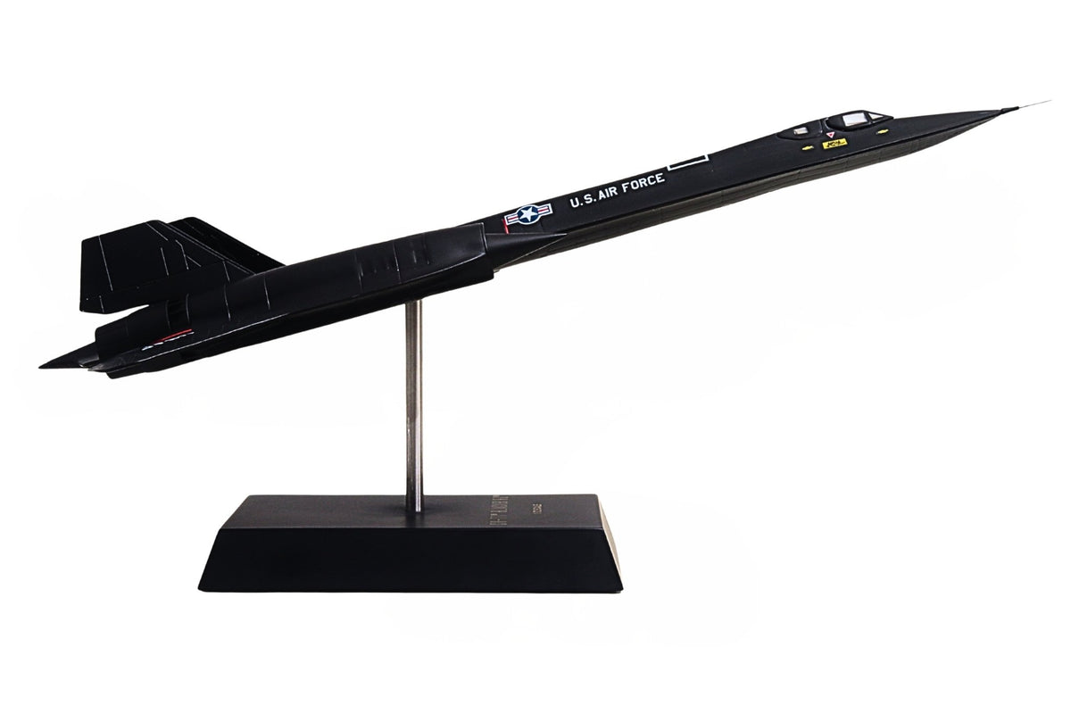 Executive Series Models EXB3572 1:72 SR-71 Blackbird USAF