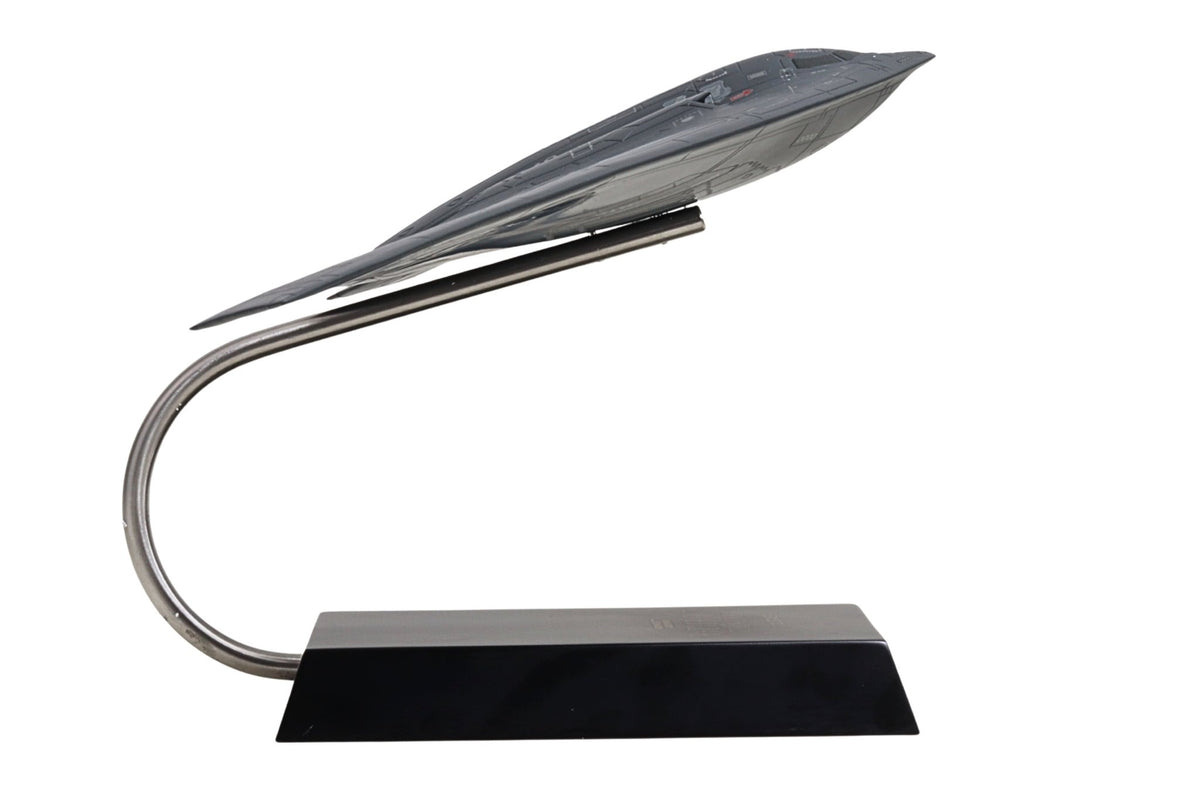Executive Series Models EXB5310 1:100 B-2 Stealth Bomber