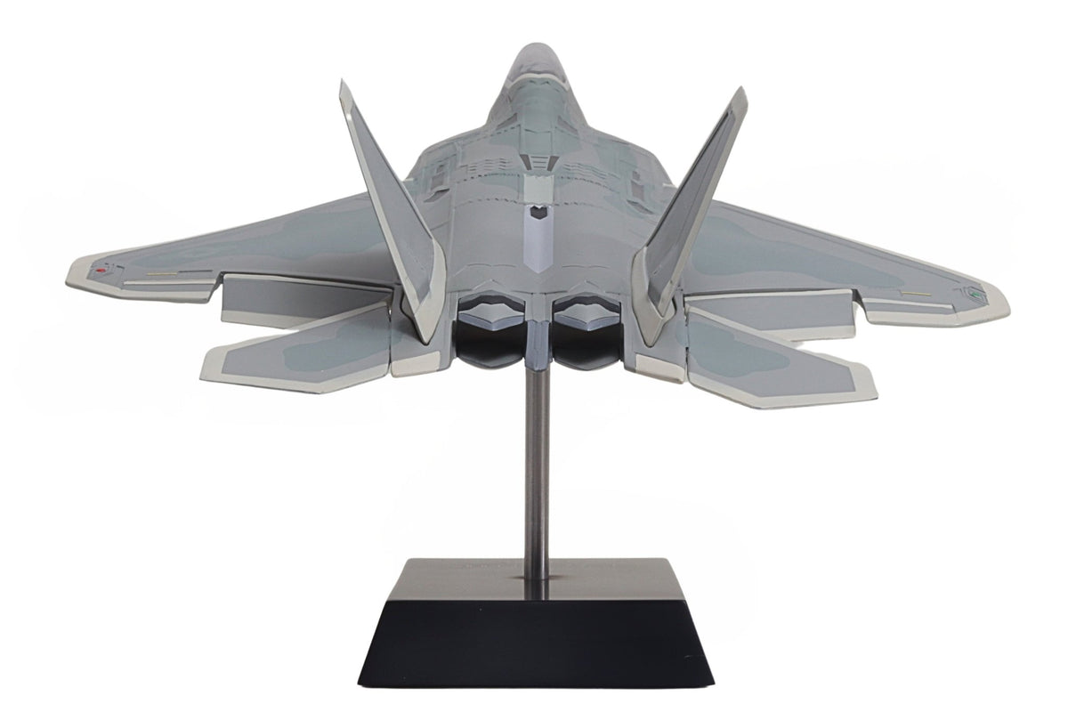 Executive Series Models EXB5948 1:48 F-22 Raptor USAF