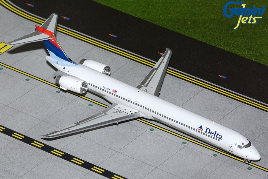 Gemini Jets G2DAL818 1:200 Delta Air Lines MD - 90 N910DN (Colors in Motion livery)