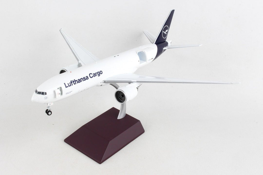 Gemini Jets G2DLH1144 1:200 Lufthansa Boeing 777F (Interactive)