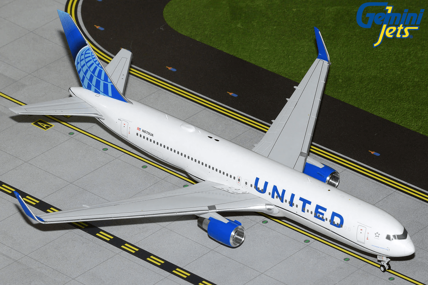 Gemini Jets G2UAL1257 1:200 United Airlines B767 - 300ER(W) N670UA