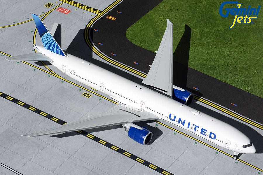 Gemini Jets G2UAL894 1:200 United Boeing 777 - 300ER N2749U