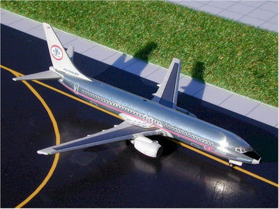 Gemini Jets GJAAL123 1:400 American Airlines Boeing 737 - 800 N951AA