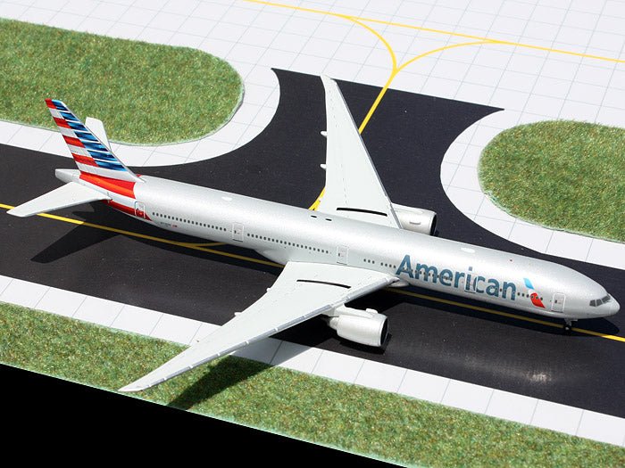Gemini Jets GJAAL1279 1:400 American Airlines Boeing 777 - 300ER N718AN