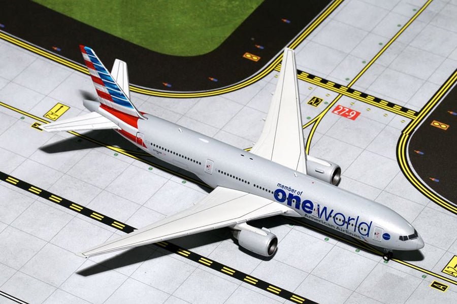 Gemini Jets GJAAL1362 1:400 American Airlines Boeing 777 - 200ER N796AN "One World"