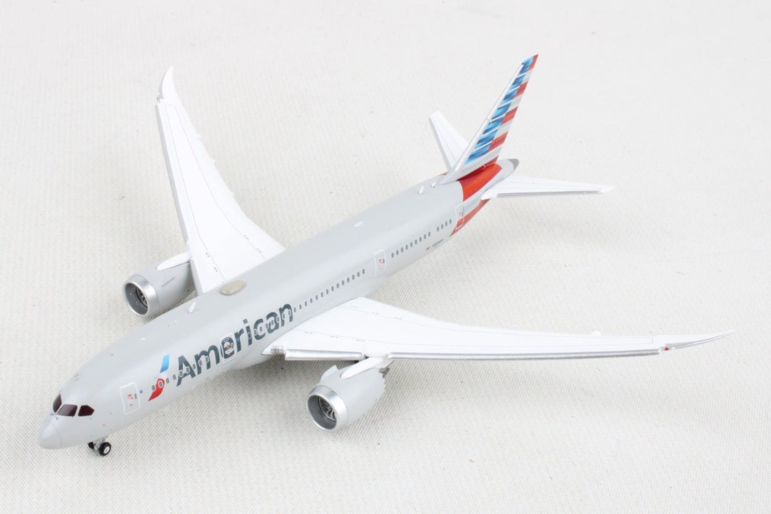 Gemini Jets GJAAL2087F 1:400 American Airlines Boeing 787 - 8 N808AN (Flaps Down)