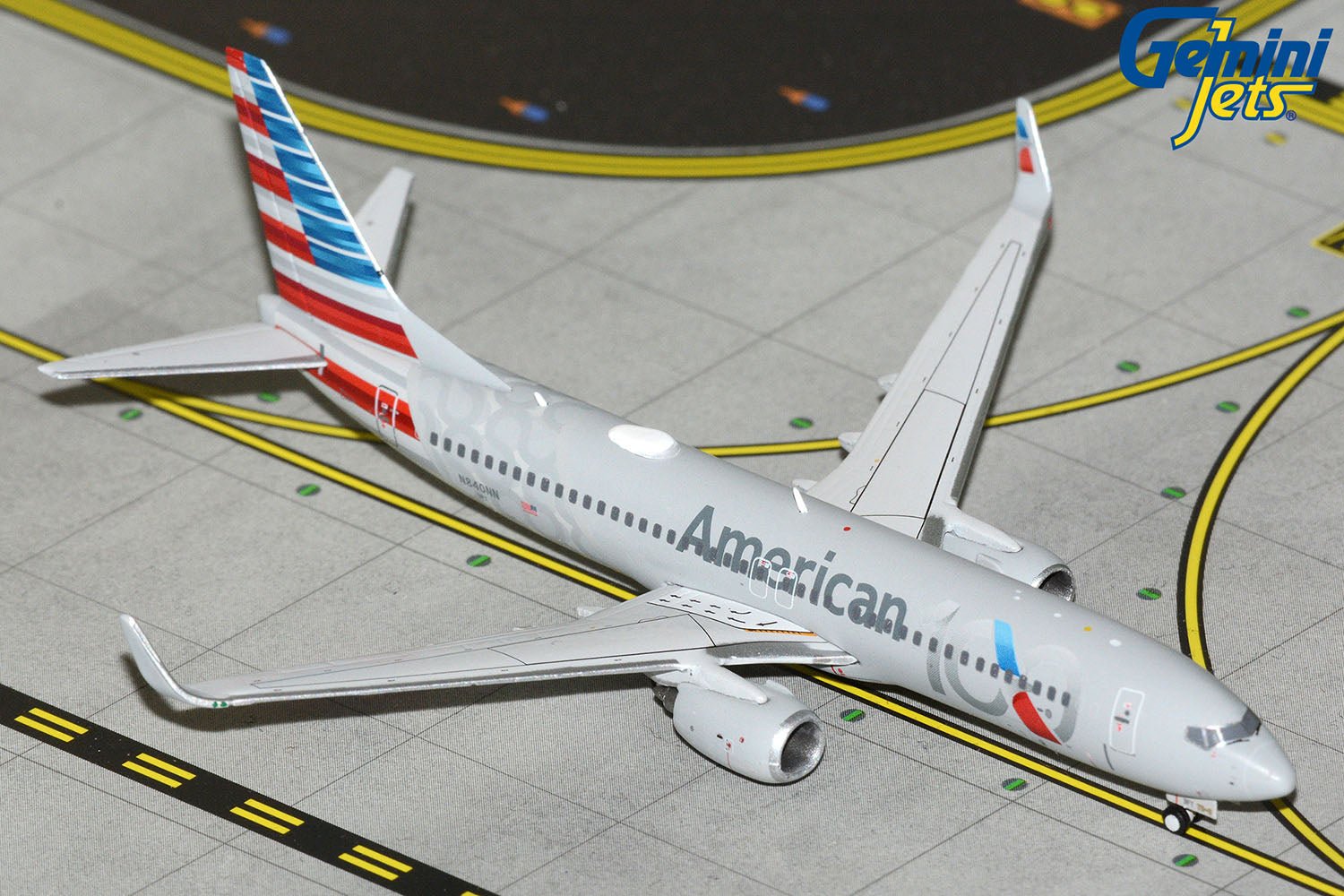 Gemini Jets GJAAL2417 1:400 American Airlines B737-800W N840NN "Centennial Livery"