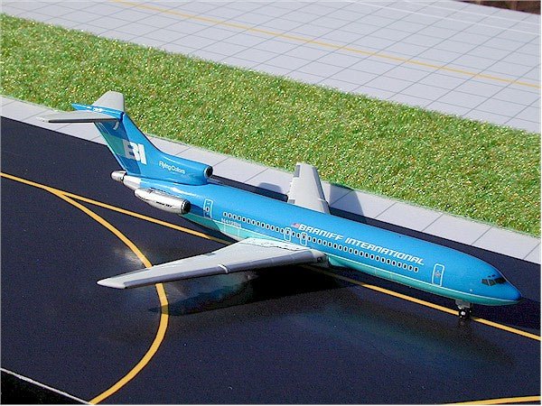 Gemini Jets GJBNF184 1:400 Braniff Boeing 727-200 N412BN