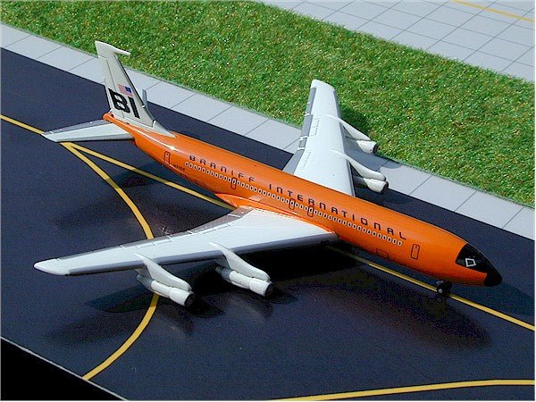 Gemini Jets GJBNF213 1:400 Braniff Boeing 707-300 N7102