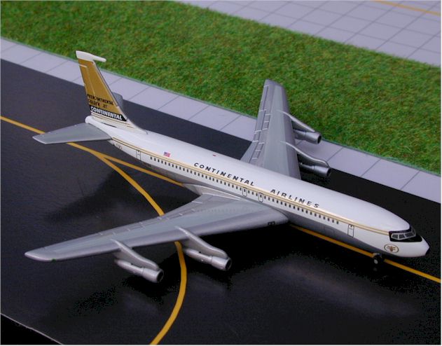 Gemini Jets GJCOA054 1:400 Continental Boeing 707 - 300 N17322 'GoldenJet'