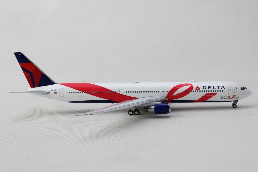 Gemini Jets GJDAL2154 1:400 Delta Boeing 767 - 400 Delta N845MH Breast Cancer Research Foundation Livery