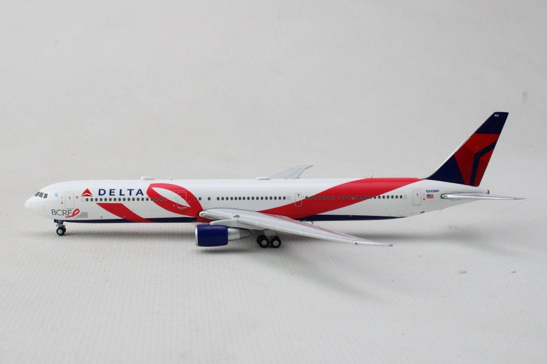 Gemini Jets GJDAL2154 1:400 Delta Boeing 767 - 400 Delta N845MH Breast Cancer Research Foundation Livery