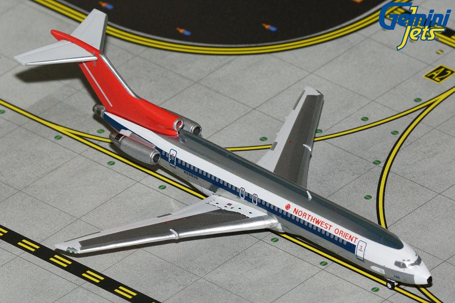 Gemini Jets GJNWA2354 1:400 Northwest Orient B727 - 200/Adv. N298US (1980s “thermometer” livery; polished)