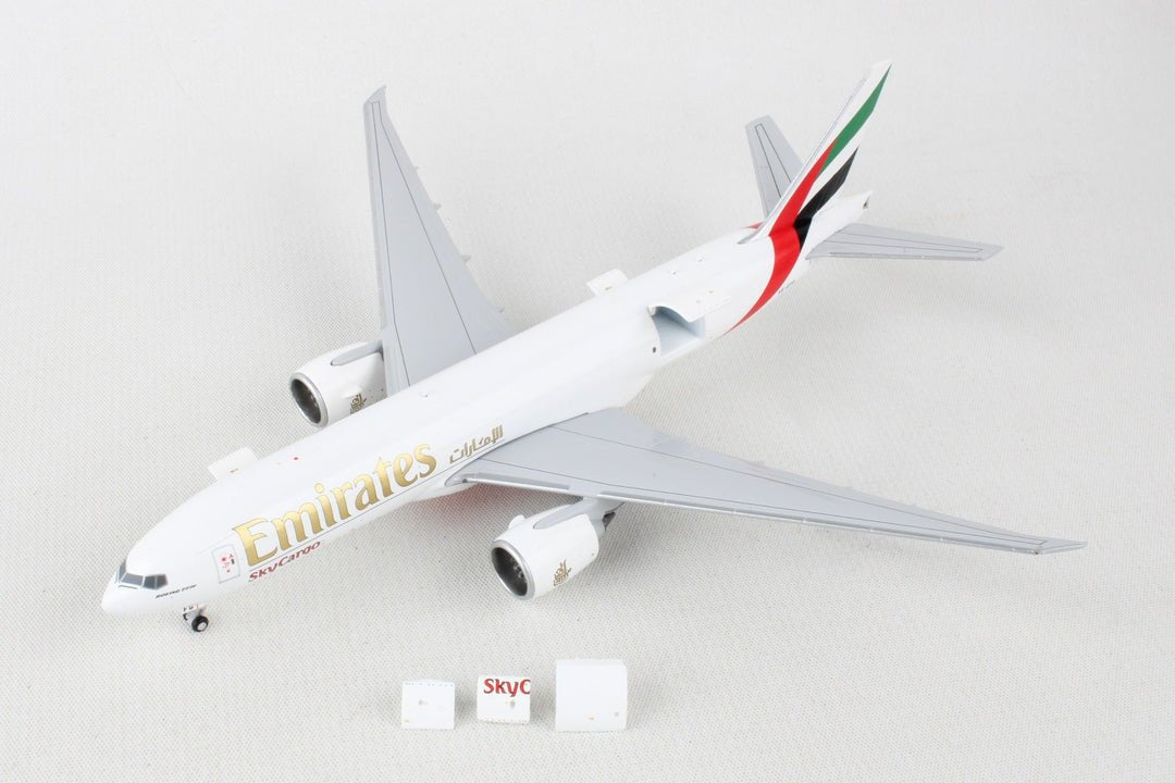 Gemini Jets GJUAE2144 1:400 Emirates SkyCargo 777 - 200LRF