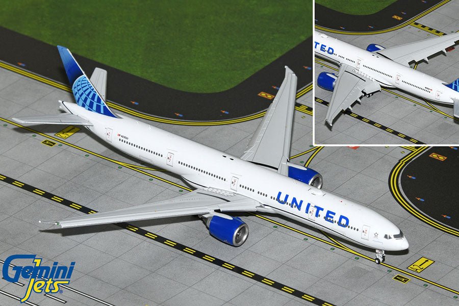 Gemini Jets GJUAL2214F 1:400 United Airlines Boeing 777 - 300ER N2352U (Flaps Down)