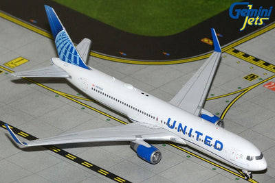 Gemini Jets GJUAL2227 1:400 United Airlines B767-300ER N670UA