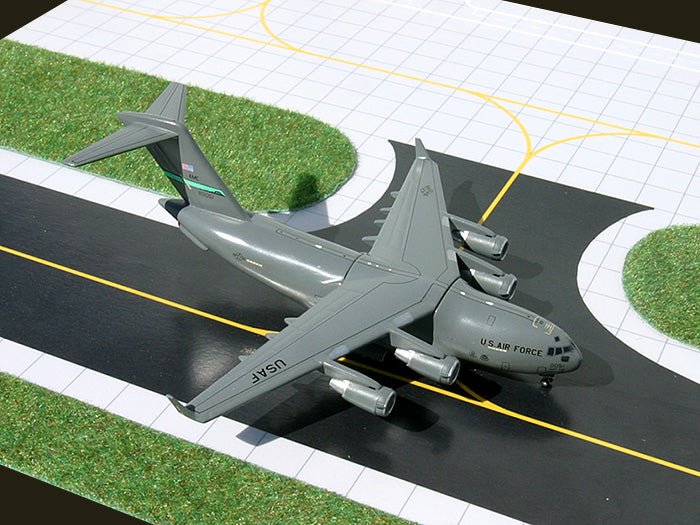 Gemini Jets GMUSA005 1:400 USAF Boeing C - 17 Globemaster III 'McChord Air Force Base'