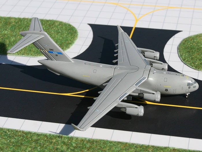 Gemini Macs GMNAT040 1:400 NATO "PAPA" C-17