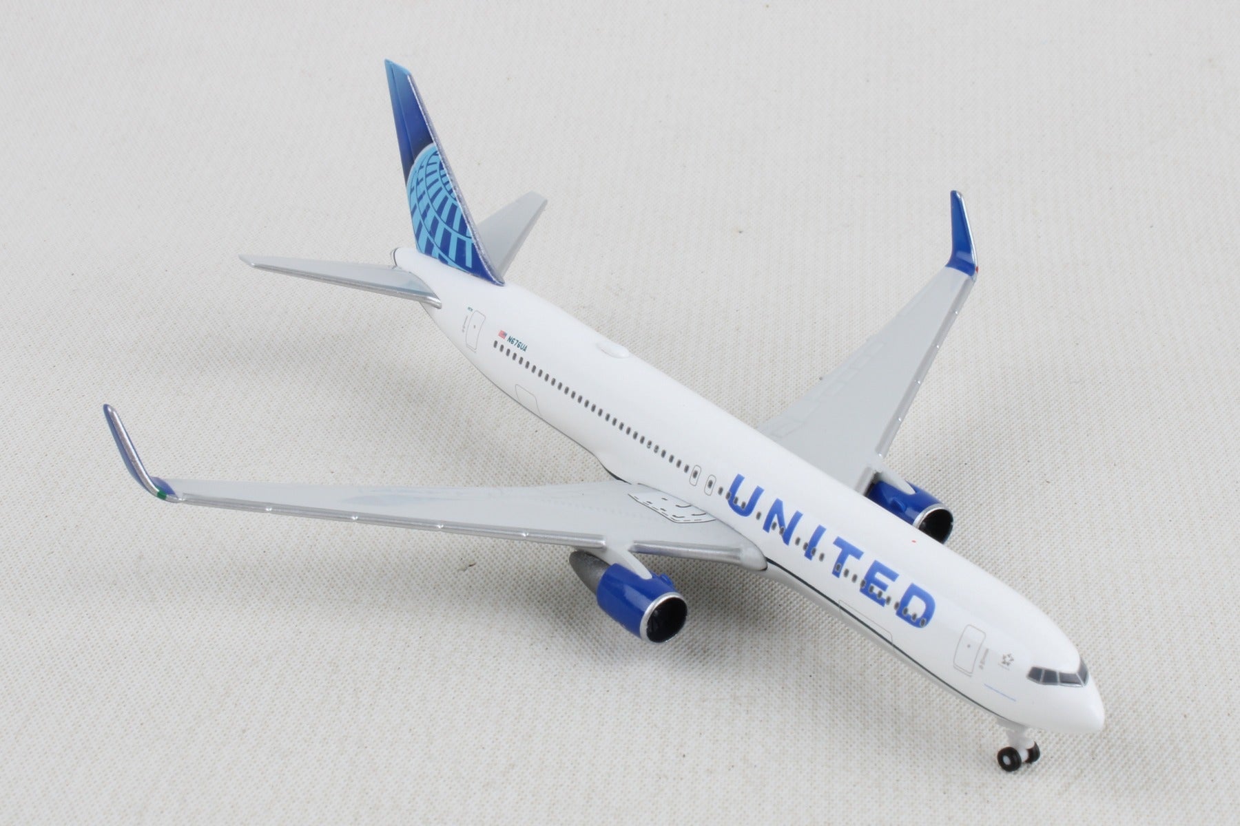 Herpa Wings 536127 1:500 United Airlines 2019 New Livery 767-300