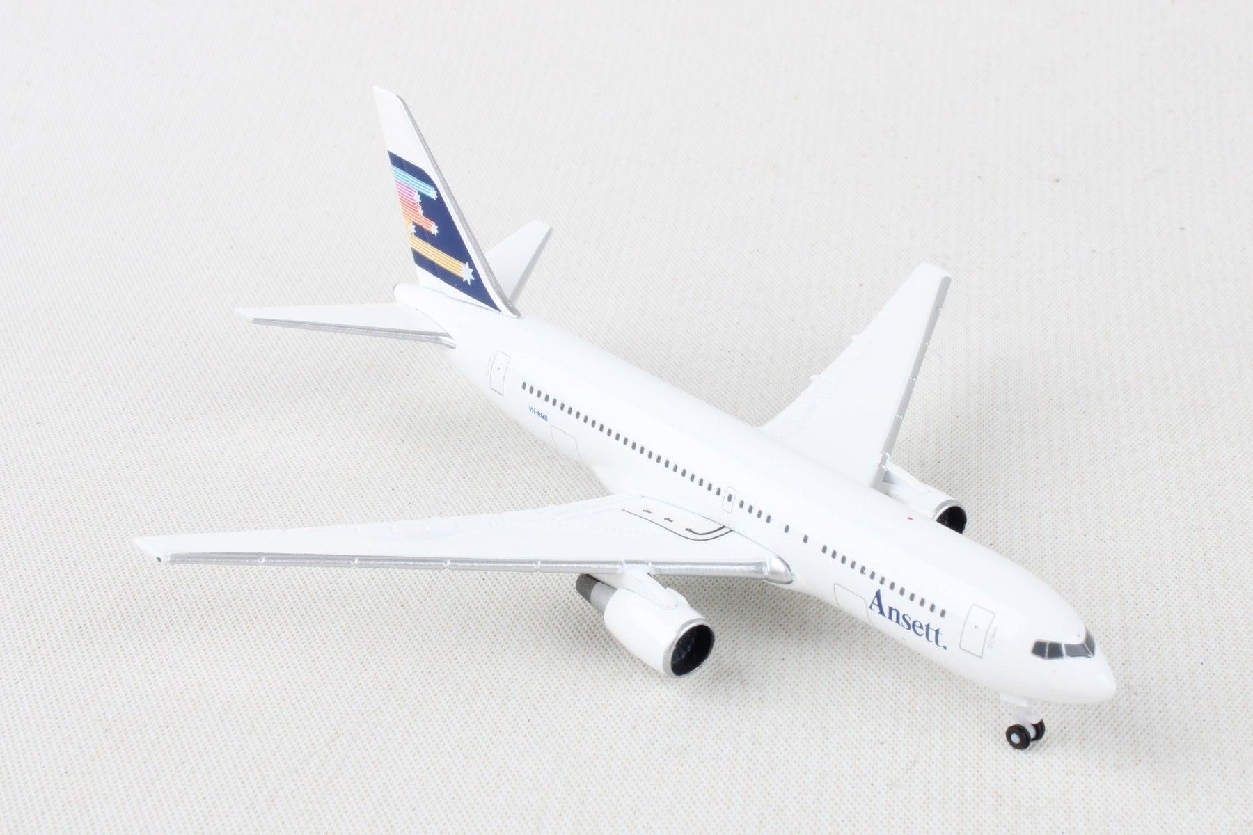 Herpa Wings 536714 1:500 Ansett Australia 767-200 SOUTHERN CROSS