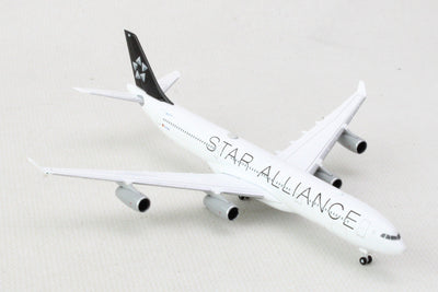 Herpa Wings 536851 1:500 Lufthansa (Germany) A340-300 STAR ALLIANCE