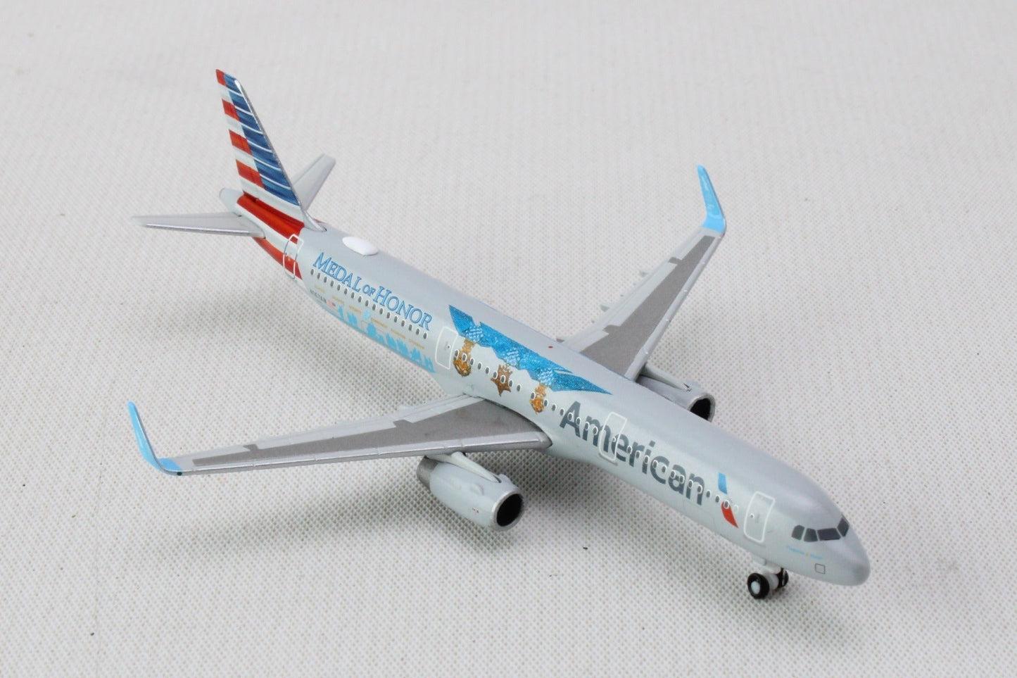Herpa Wings 537162 1:500 American Airlines New Livery 2013 A321 MEDAL OF HONOR LIVERY