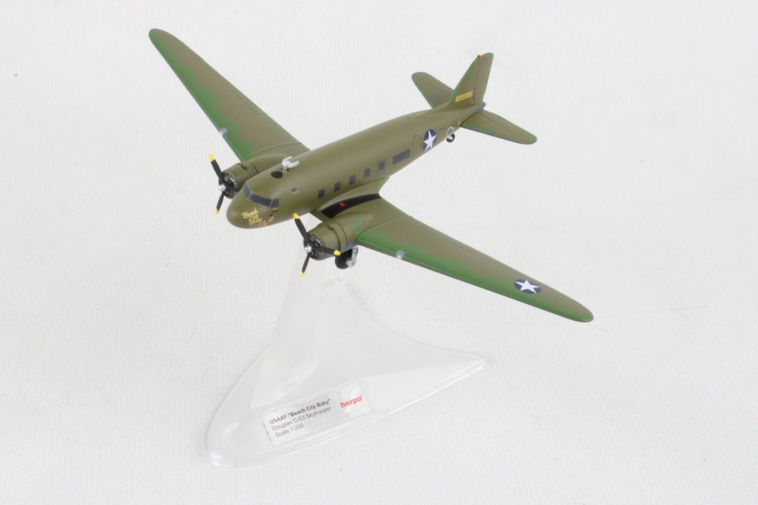 Herpa Wings 572606 1:200 C - 53 Skytrooper "Beach City Baby" USAAC Vintage Wings
