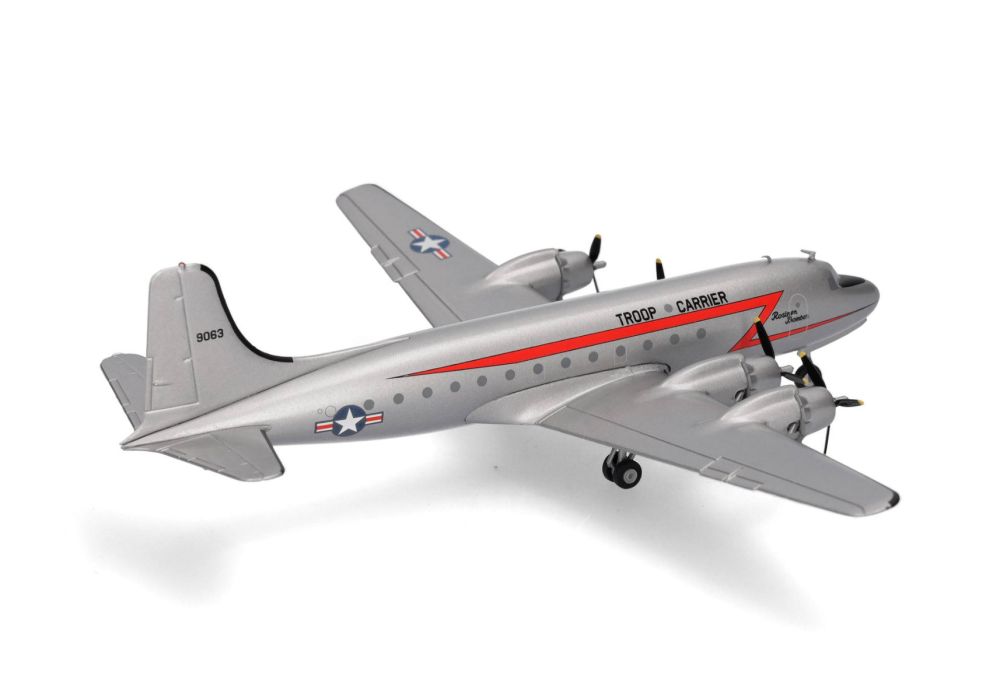Herpa Wings 573177 1:200 USAF C - 54 Skymaster Douglas Rosienbomber 44 - 9063