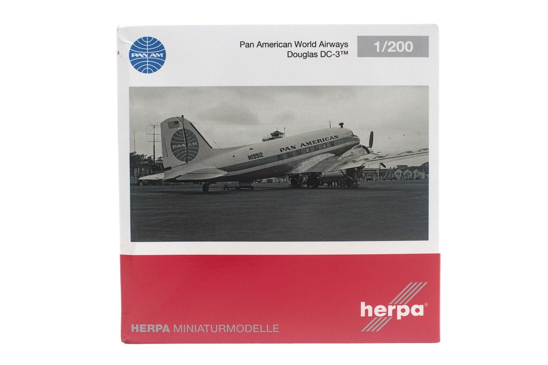 Herpa Wings 573382 1:200 Pan American World Airways Douglas DC-3