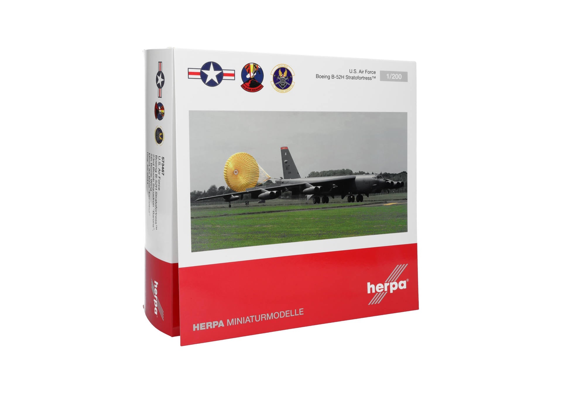 Herpa Wings 573467 1:200 USAF Boeing B - 52H Stratofortress "Excalibur" 23rd BS Minot 60 - 0044