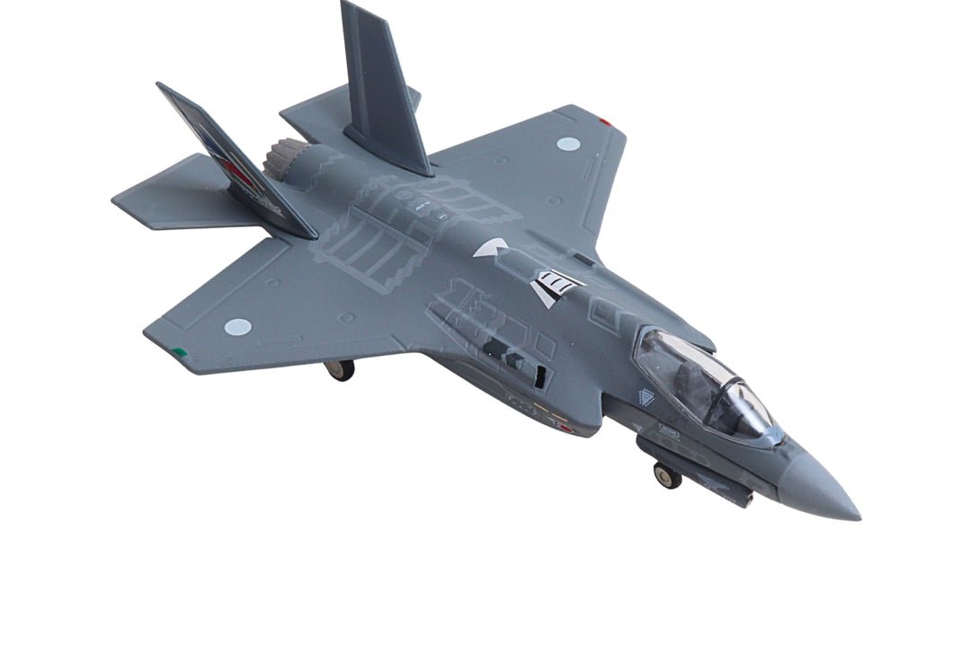 Herpa Wings 573597 1:200 JASDF F - 35A Lightning II 302 Hikotai, Misawa AB 50th Anniversary