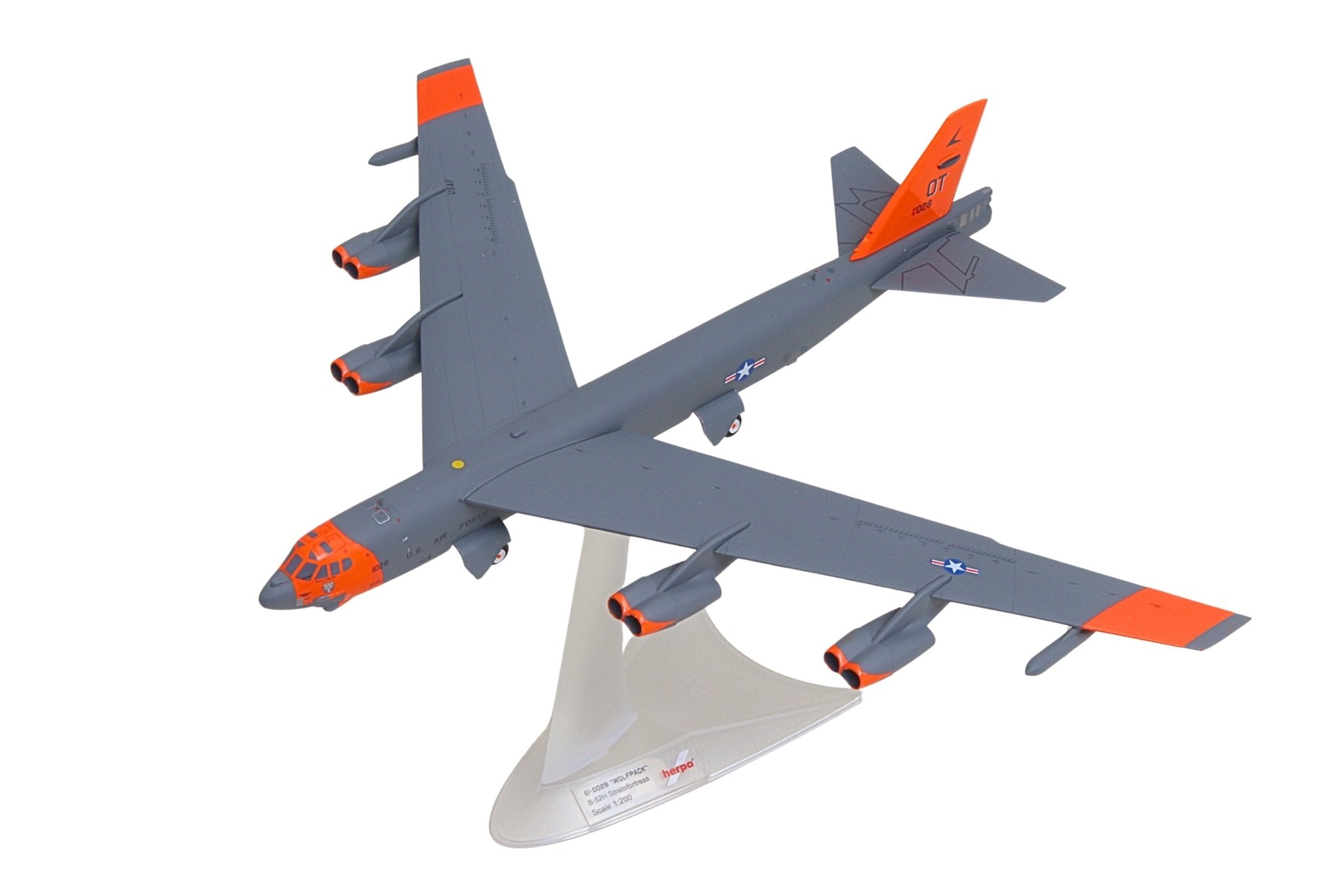 Herpa Wings 573726 1:200 U.S. Air Force Boeing B-52H