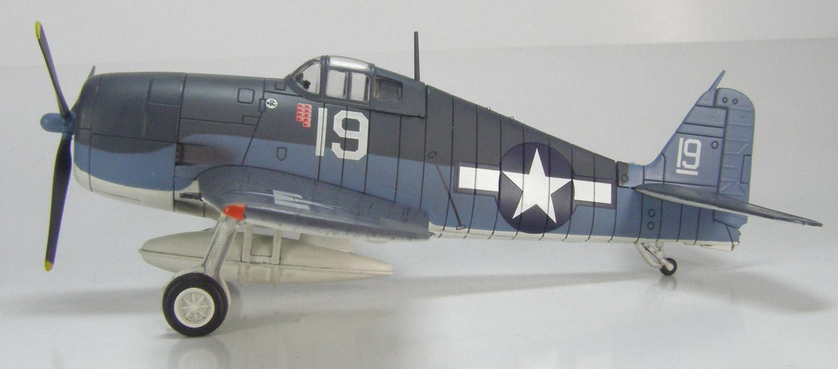 Hobby Master HA1104 1:72 F6F - 3 Hellcat USN VF - 6 Alex Vraciu, USS Intrepid CV - 11