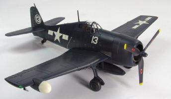 Hobby Master HA1105 F6F - 5N, Hellcat Night Fighter USS Independence CVL - 23, Lt. William E. Henry, Executive Officer (XO) VF(N) - 41, Top USN Night Fighter Ace