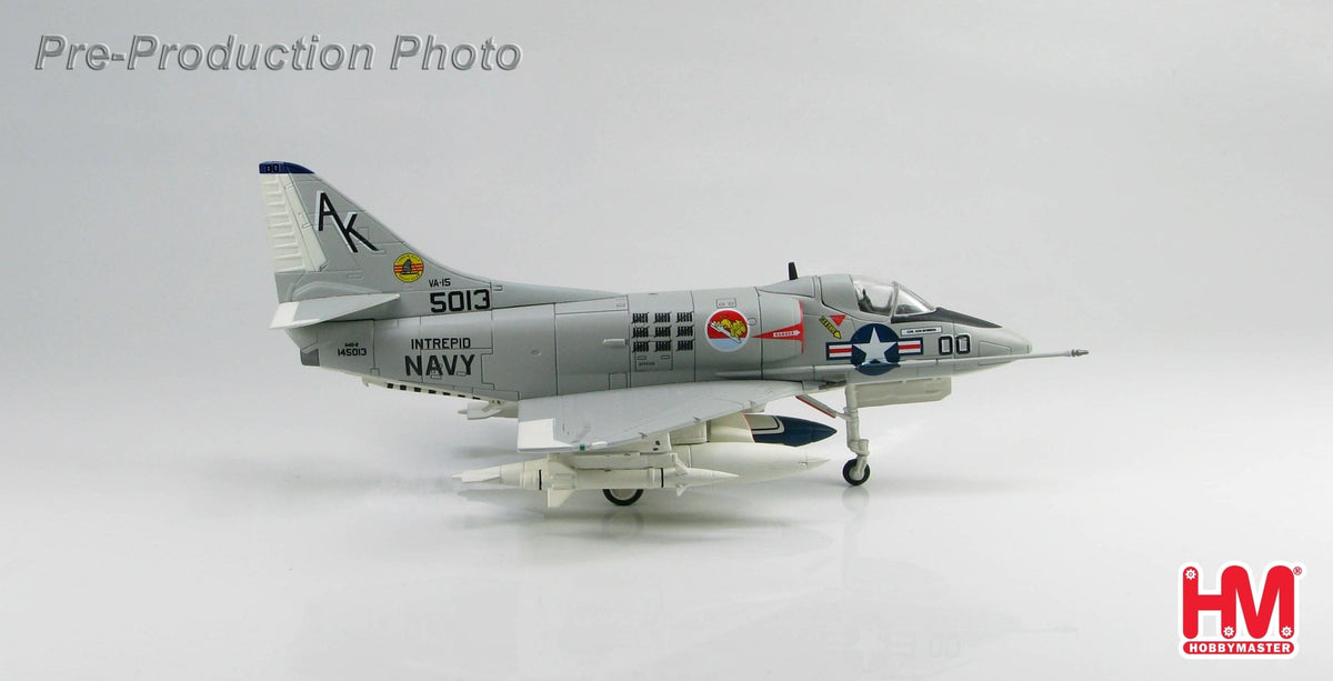 Hobby Master HA1416 1:72 A - 4D Skyhawk USN VA - 15 Valions, USS Intrepid, Vietnam