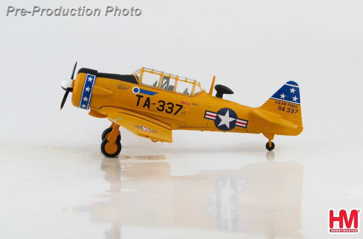 Hobby Master HA1527 1:72 T - 6 Texan 75th FIS, Presque Isle AFB, 1952