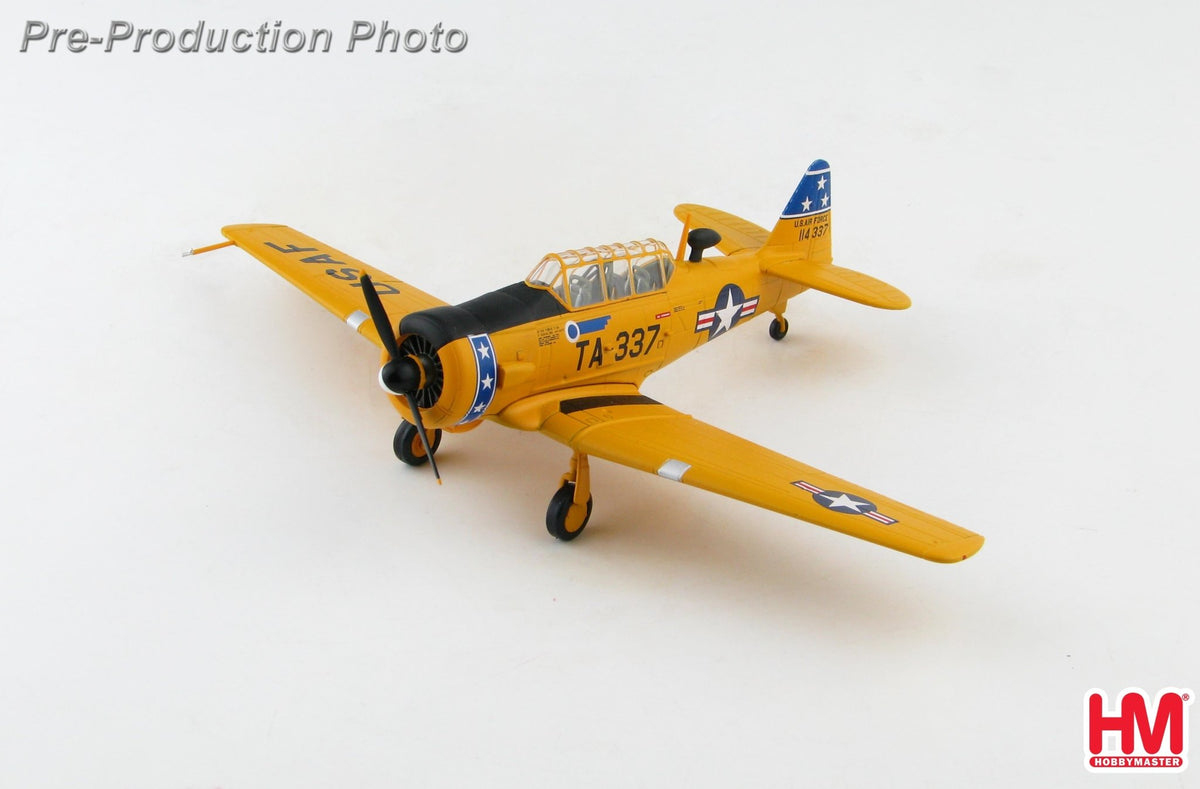 Hobby Master HA1527 1:72 T - 6 Texan 75th FIS, Presque Isle AFB, 1952