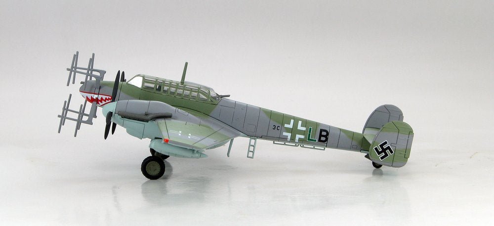 Hobby Master HA1805 Bf 110G - 4 "3C+LB", Stab I/NJG 4 "Shark Mouth"