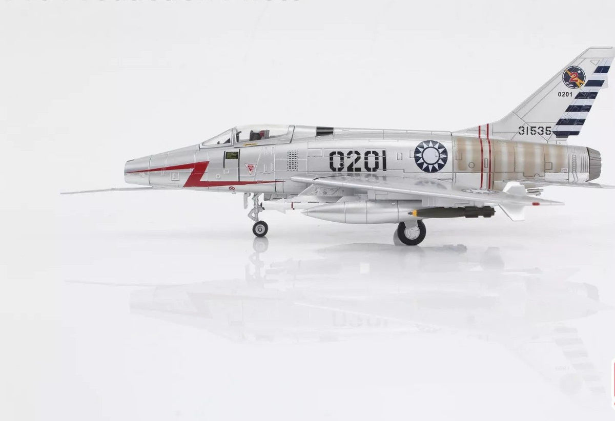Hobby Master HA2125 1:72 F-100D Super Sabre 020/51-1535, 41st Sqn., ROCAF