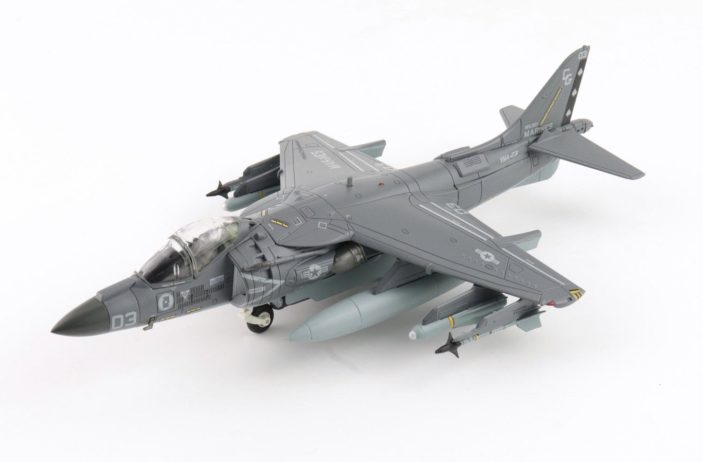 Hobby Master HA2633 1:72 AV - 8B II Plus "Operation Inherent Resolve" 165357, VMA - 231, USCENTCOM, 2017