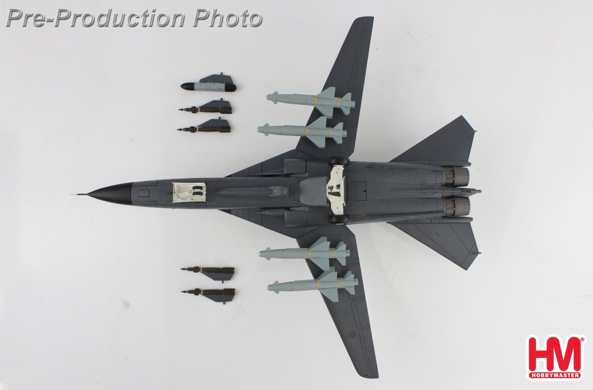Hobby Master HA3033 1:72 F - 111C Pig A8 - 131, RAAF "1973 - 2003" (with 4 x AGM - 142)