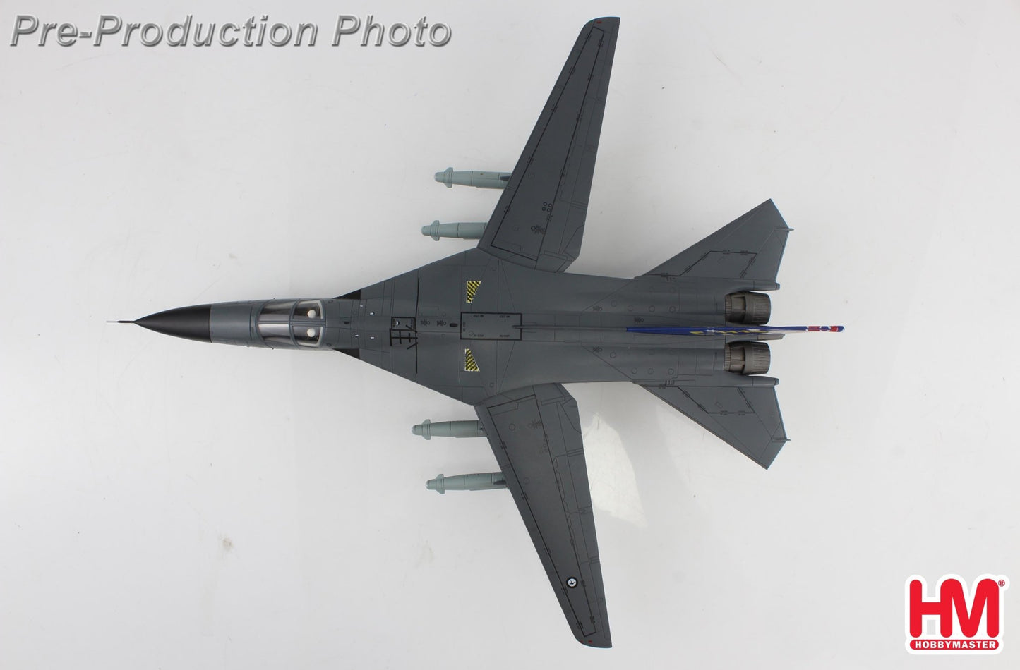 Hobby Master HA3033 1:72 F - 111C Pig A8 - 131, RAAF "1973 - 2003" (with 4 x AGM - 142)