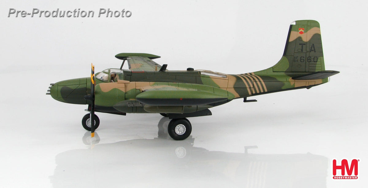 Hobby Master HA3225 1:72 B - 26K Counter Invader 609 SOS, Nakhon Phanom 1969