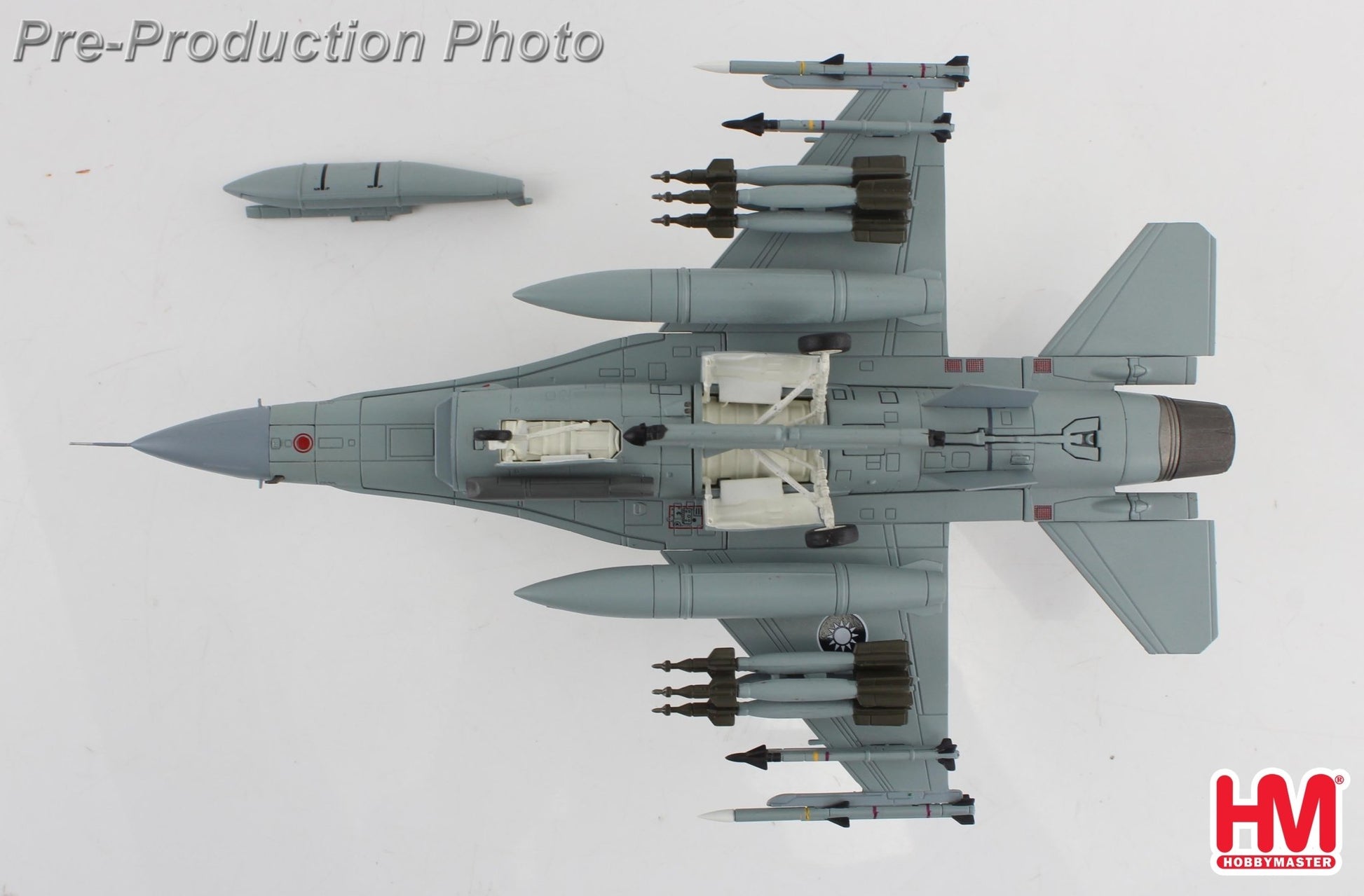 Hobby Master HA38057 1:72 F - 16V Fighting Falcon 6637, 22 TFG, ROCAF (w/6 x GBU - 12)