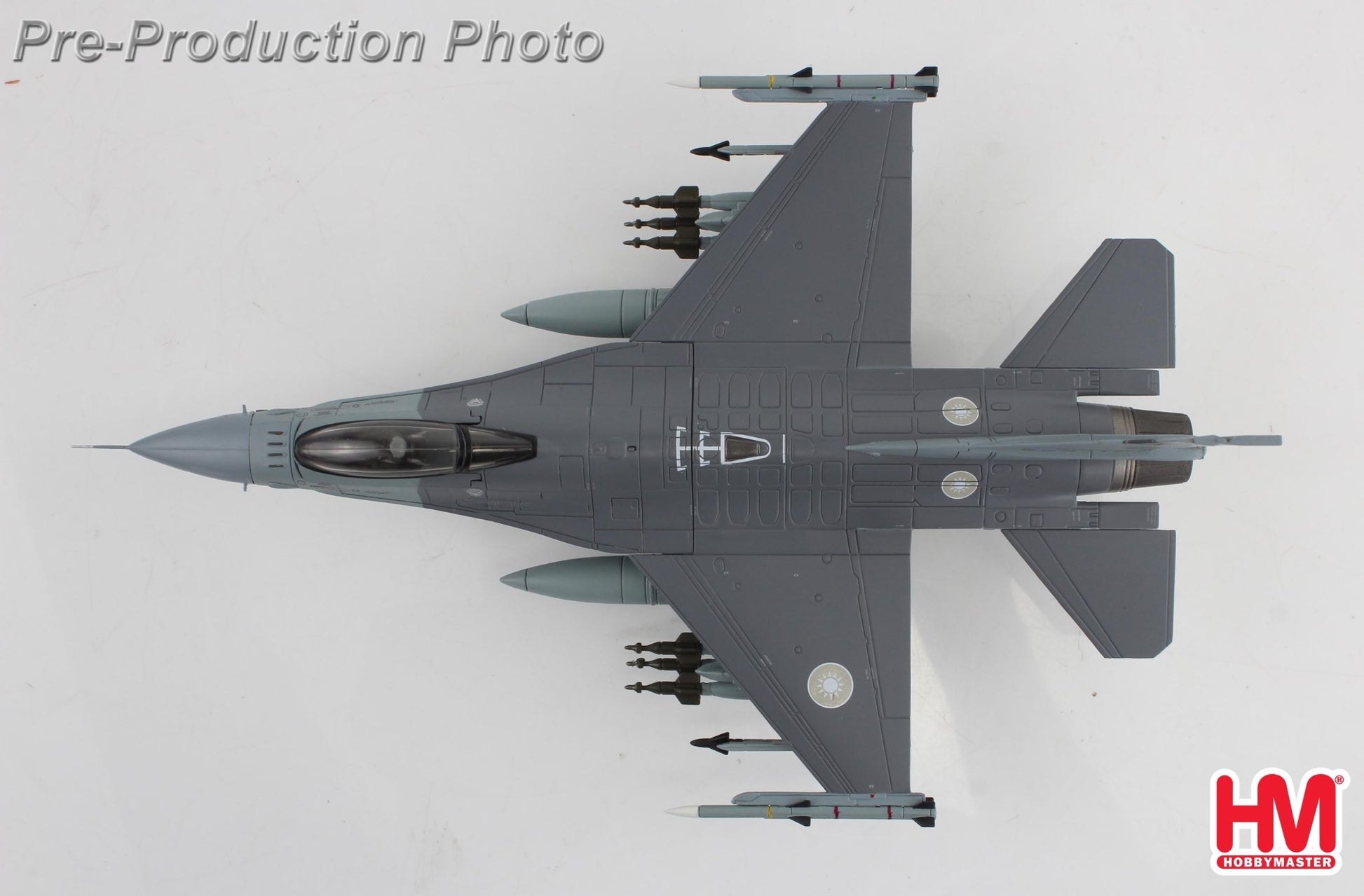 Hobby Master HA38057 1:72 F - 16V Fighting Falcon 6637, 22 TFG, ROCAF (w/6 x GBU - 12)