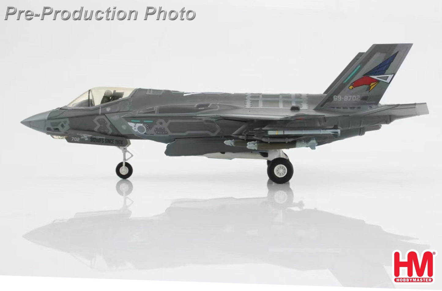 Hobby Master HA4443 1:72 F - 35A Lightning II 69 - 8702, 302nd FS, JASDF (w/painted RAM panels)